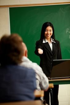 Dapatkah saya Mengajar Kelas Perguruan Tinggi dengan Gelar MBA?