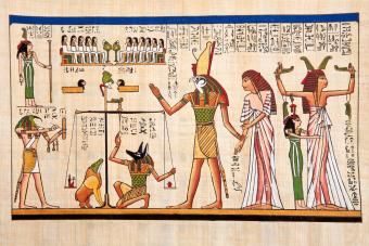 بردية مصرية تظهر الزي الثقافي