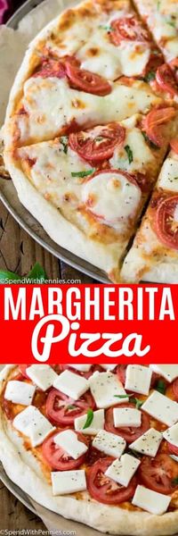 Pizza Margherita em uma assadeira com escrita