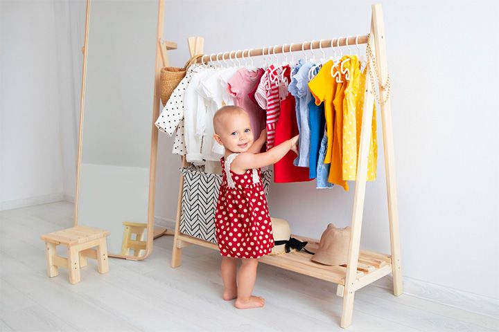Guarda-roupa facilmente acessível, ideia de quarto de criança para meninos e meninas